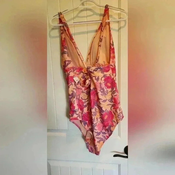 Old Navy one piece bathing suit - Picture 4 of 4